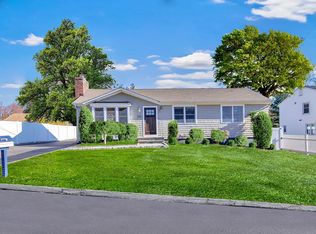 154 Warsaw St, Fairfield, CT 06825