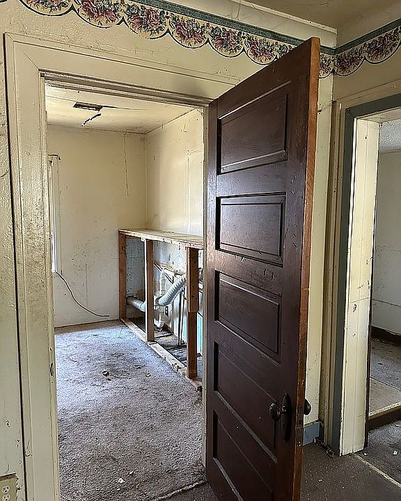 2nd image of 2502 W Antoinette St