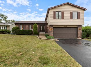 343 Manor Hill Ct, Lombard, IL 60148
