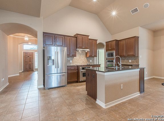 3rd image of 1509 Gwendolyn Way