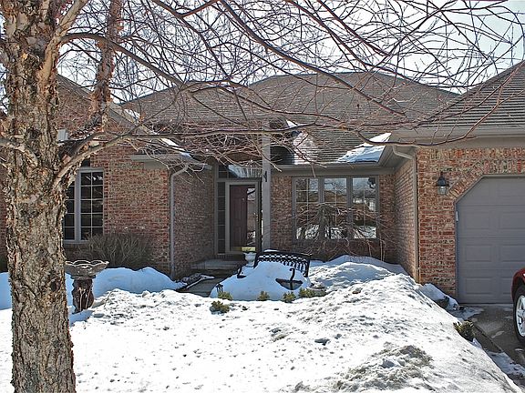 3rd image of 36506 Saint Clair Dr