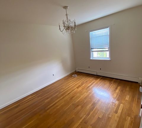 3rd image of 215 Gainsborg Ave #1