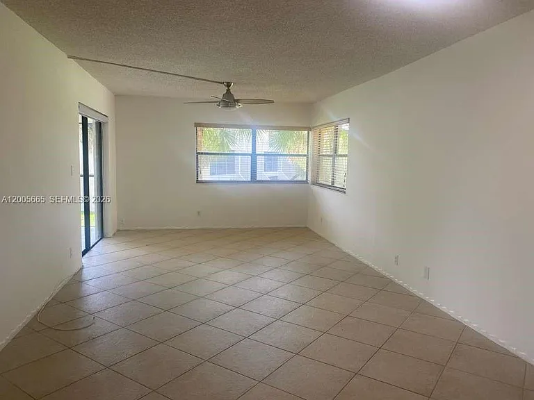 220 Lakeview Dr #203 — Photo 10