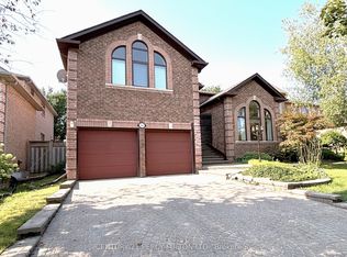 54 Cityview Cir, Barrie, ON L4N 7V1