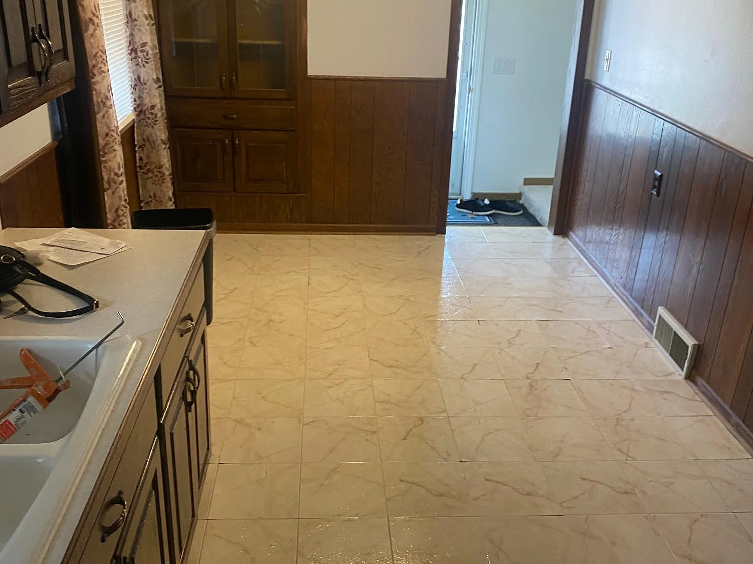 3 bed, 2136 sqft, $2,250 — Photo 2
