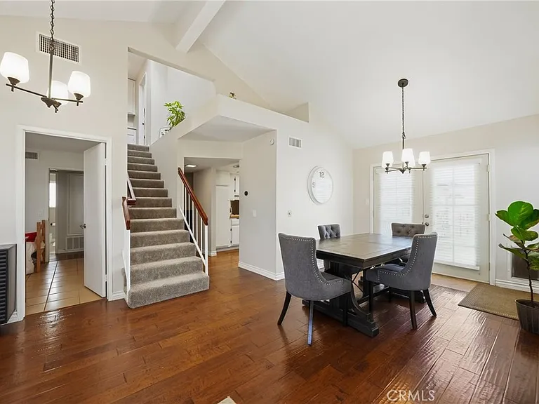 1505 Canterbury Cir — Photo 9
