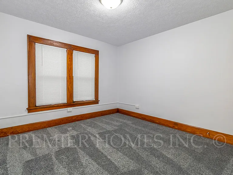 115-123 Louis Ave #121 — Photo 7