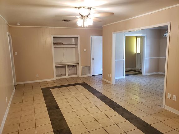 2nd image of 2308 Maxwell Cir