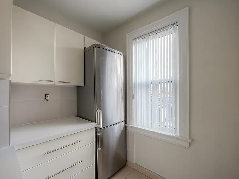 778 Broadview Ave — Photo 11