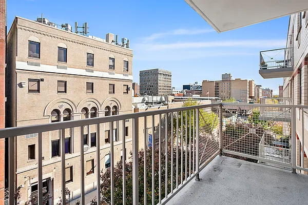 Sold by Compass | media 1