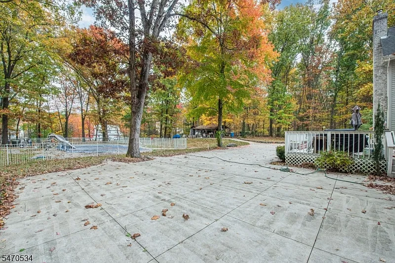 4 bed, 3.0 bath, $5,500 — Photo 2