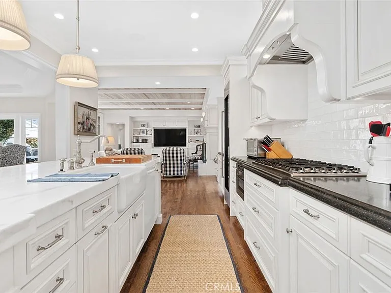 2431 Bayshore Dr — Photo 12