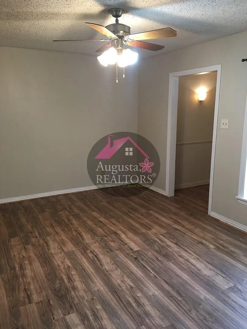 Cozy 3 bedroom home in Merkel! — Photo 2