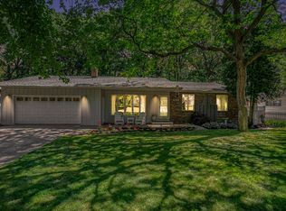 629 Pineview Dr, Holland, MI 49424