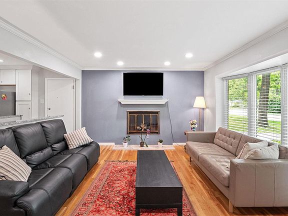 3rd image of 774 Wenneker Dr