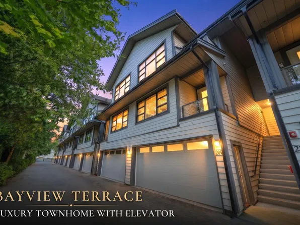 13585 16th Ave #209, Surrey, BC V4A 1P6