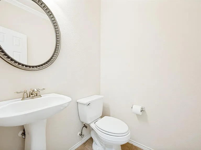 8533 Brunswick Dr — Photo 9