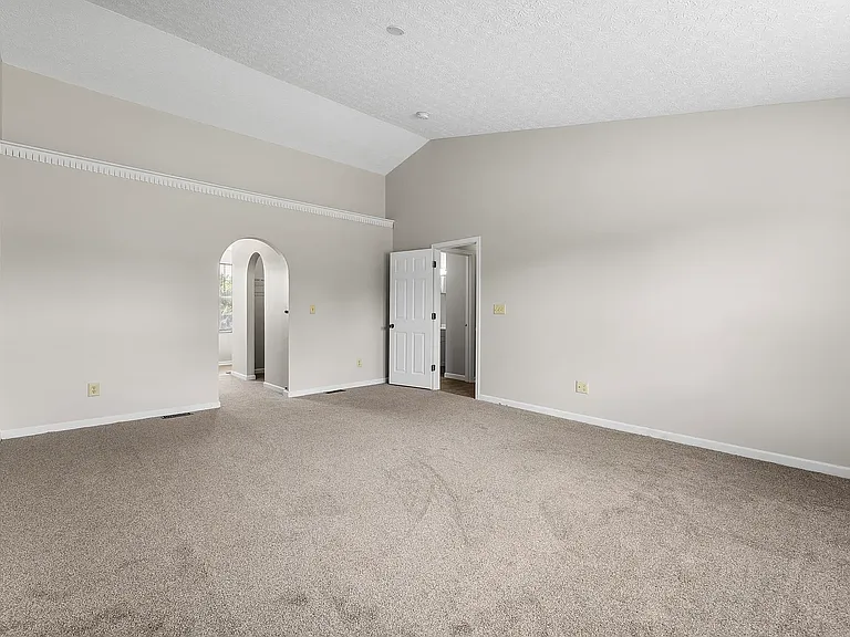 328 Regency Ave — Photo 33