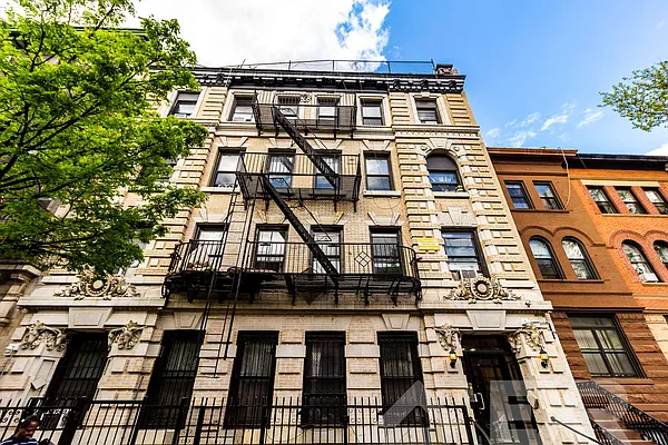 Rented by EXR | media 7