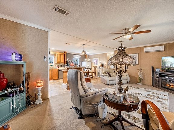 5th image of 16085 Begonia Dr