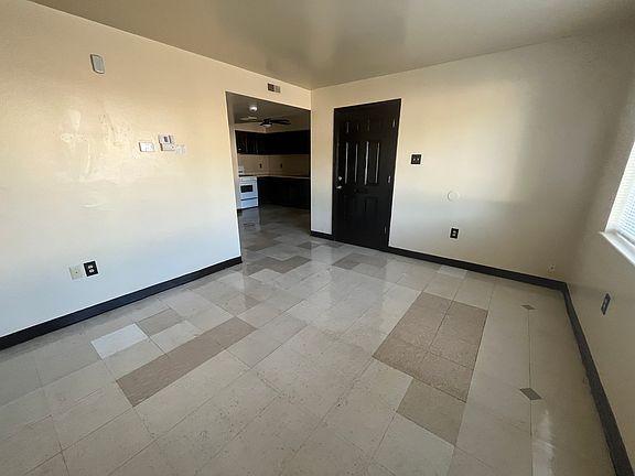 3rd image of 5607 Gardenhill Ln