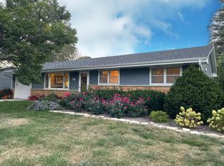 189 Thomas Dr, Sycamore, IL 60178