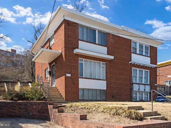 810 S Dinwiddie St, Arlington, VA 22204