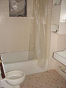 2nd image of 208A Oxford Pl