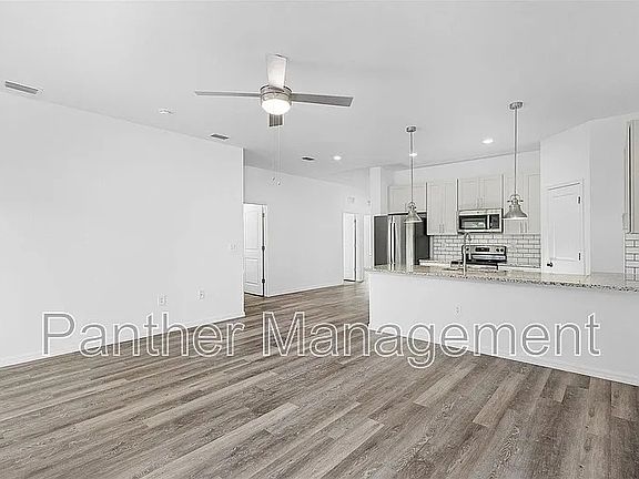 2nd image of 501 SE 5th Pl #501
