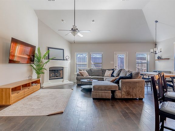 3rd image of 1000 Lake Sierra Way