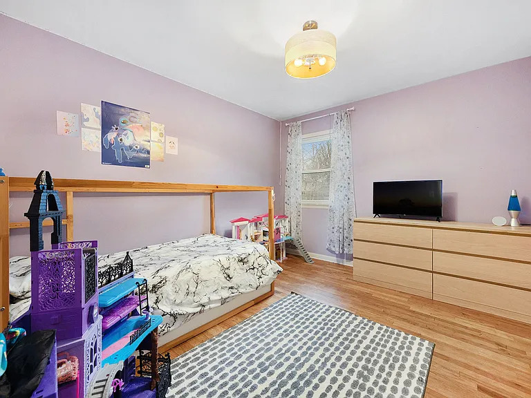 2427 Sinclair Ave NE — Photo 9