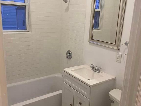 3rd image of 523 Beardsley Ave #2L