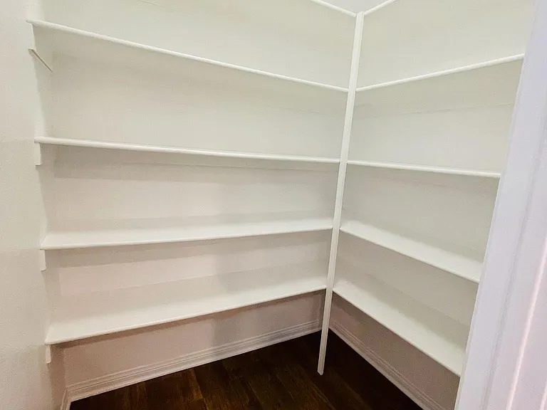 1922 Kelly Ave #2 — Photo 5