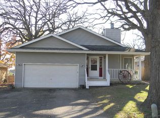 311 W Reader St, Elburn, IL 60119