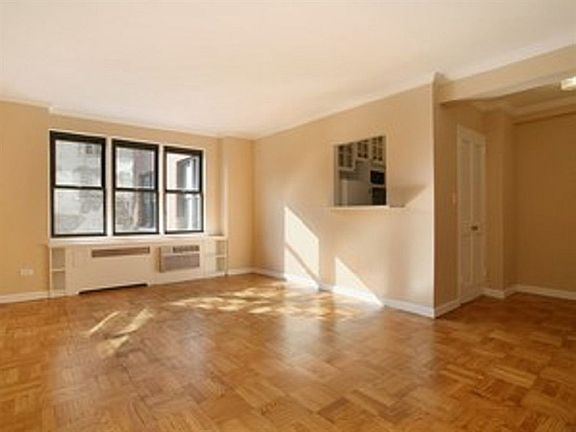 4th image of 460 E 79th St APT 17C