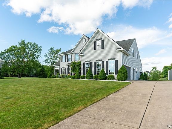 3rd image of 17 Graystone Ln