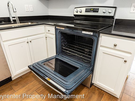 4th image of 1306A N Irvington Ave
