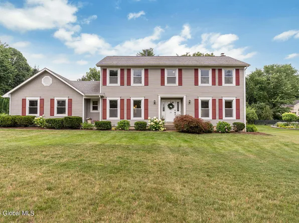 22 Macaulay Lane, Niskayuna, NY 12309
