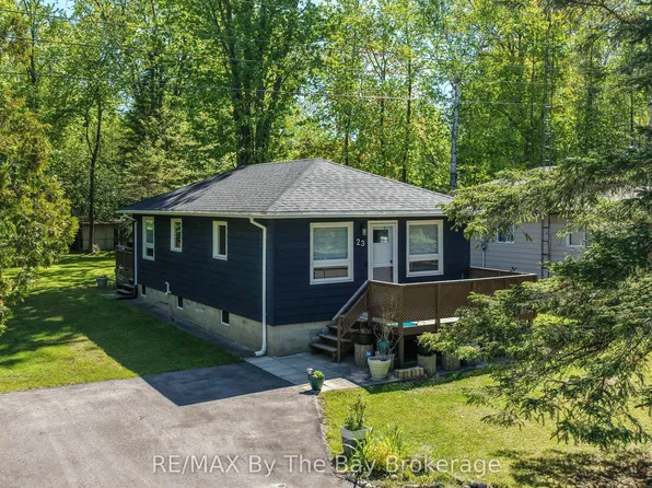 23 Sunnidale Rd N, Wasaga Beach, ON L9Z 2B7