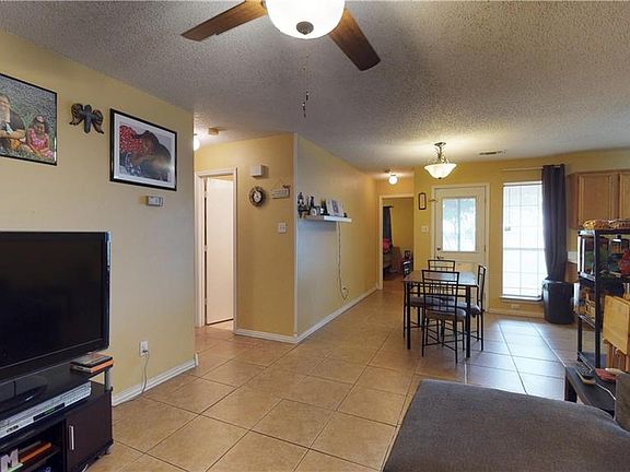 4th image of 214 California Dr