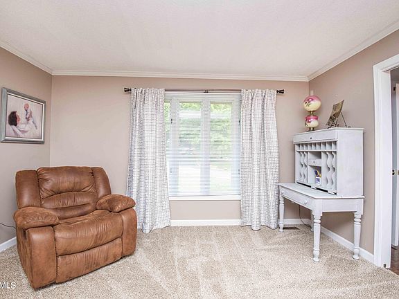 4th image of 11105 Farragut Hills Blvd