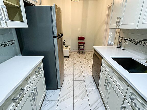 3rd image of 111-14 76th Ave #204