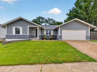 703 Wagon Ridge Dr, Fenton, MO 63026