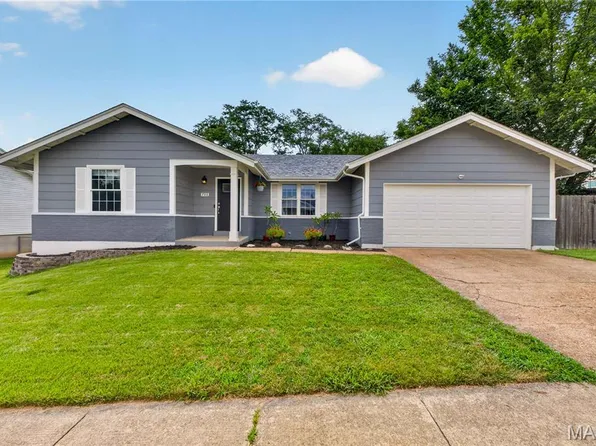 703 Wagon Ridge Dr, Fenton, MO 63026