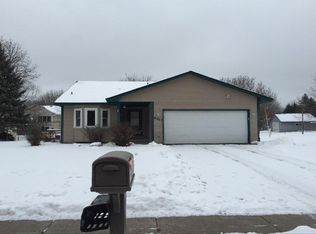 6487 Duck Lake Rd, Eden Prairie, MN 55346