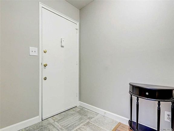 4th image of 14 Ivy St APT 5A