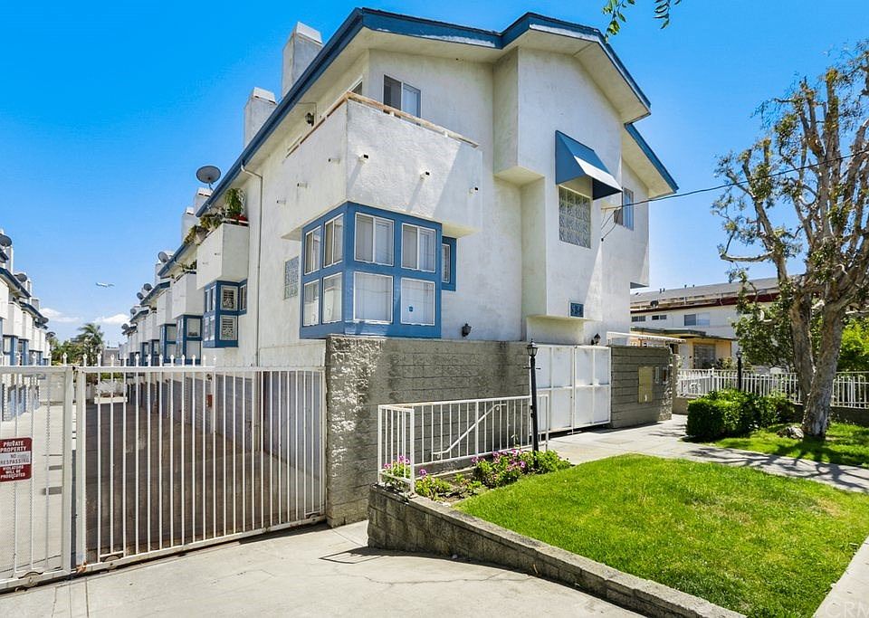 1st image of 534 Venice Way Unit 15