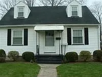 547 Belvedere Ave SE photo 1