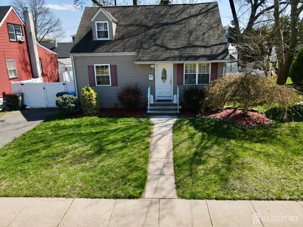 237 Clinton St, Woodbridge, NJ 07095