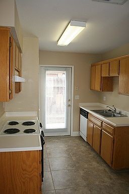 4th image of 2915 Brookside Dr APT C